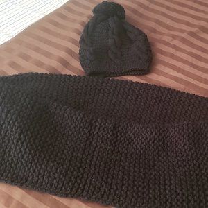 Hat and scarf handmade set